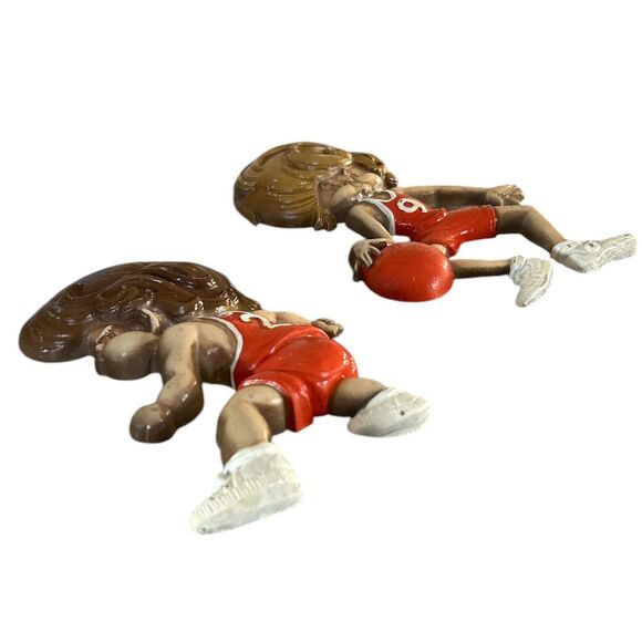Vintage Sexton Cast Metal Painted Boy Basketball Player and Runner Wall Plaques - Picture 4 of 6